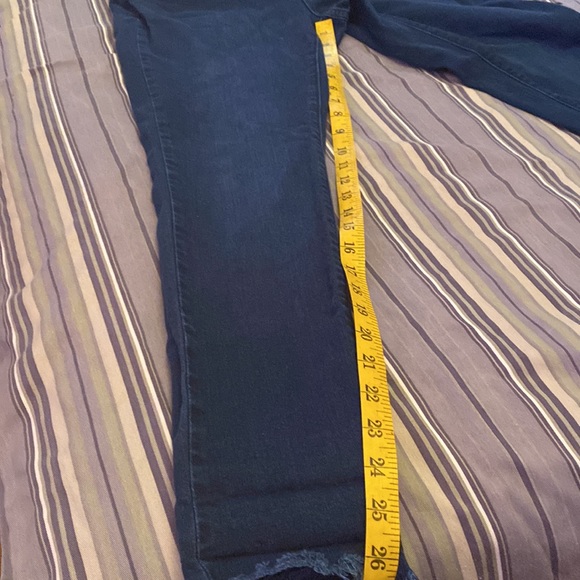 🦋Michael Kors Dark wash Izzy skinny jeans 🦋 - Picture 6 of 7